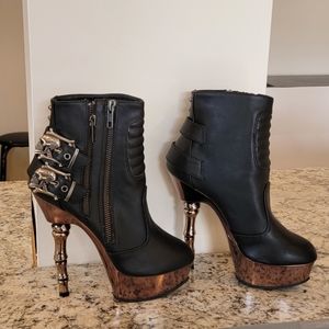 SEXY Skull Stilettos sz 6